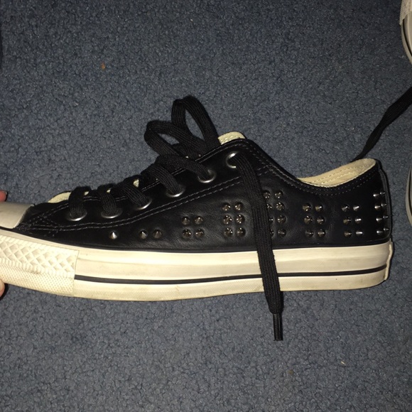 Converse - Picture 2 of 4